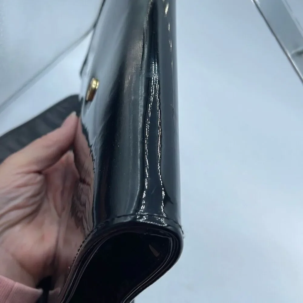 Vintage faux leather crossbody envelope clutch bag.